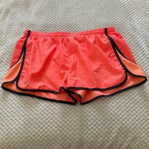 Under‎ Armour Running/Athletic Shorts - Orange - Size Large